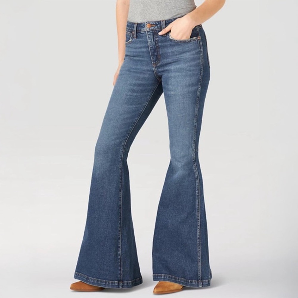 Wrangler Retro High Rise Trumpet Flare Jeans in Medium Wash